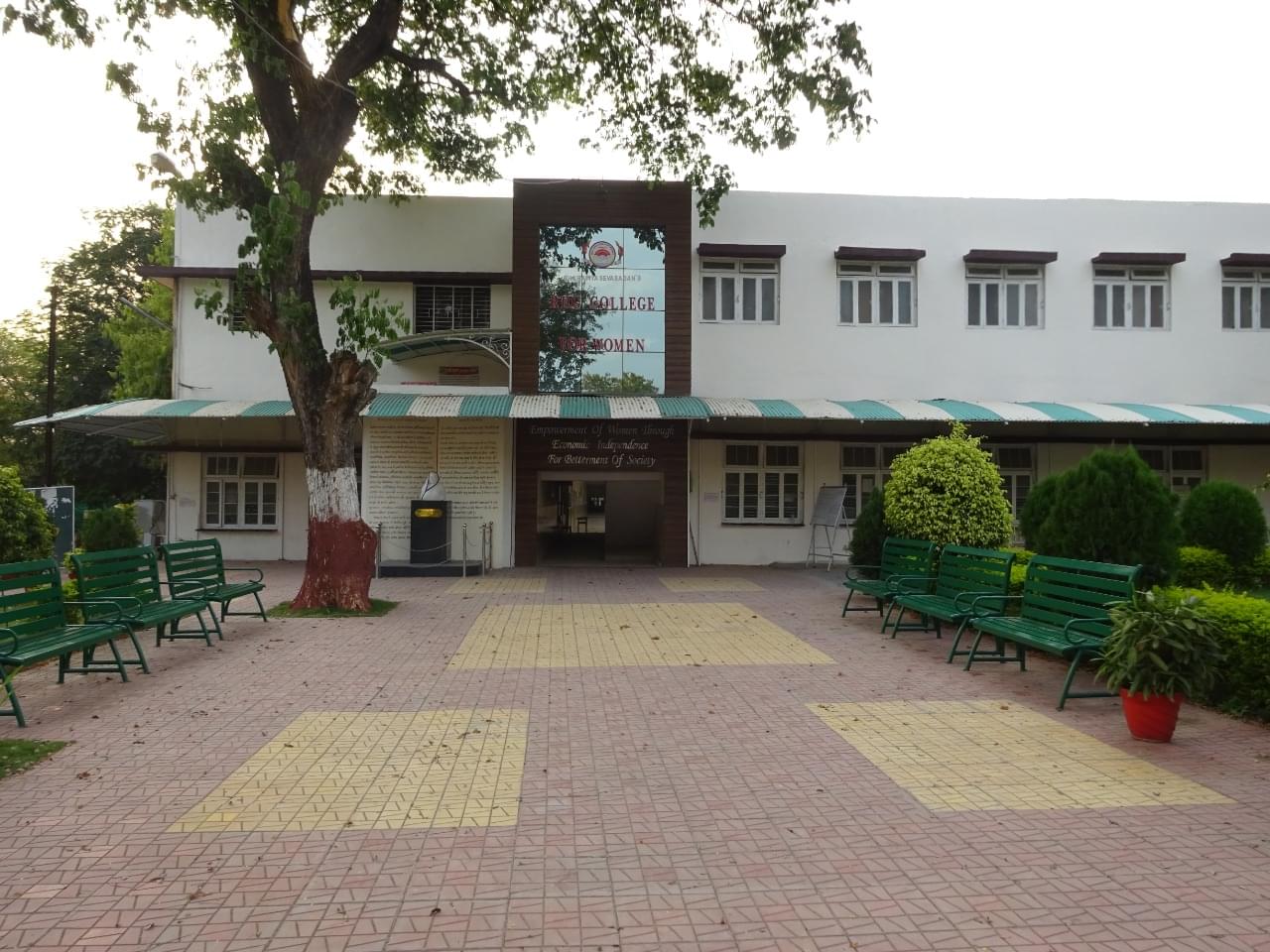 RDG Institute of Films, Television & Dramatics Akola Academic Building photo 1